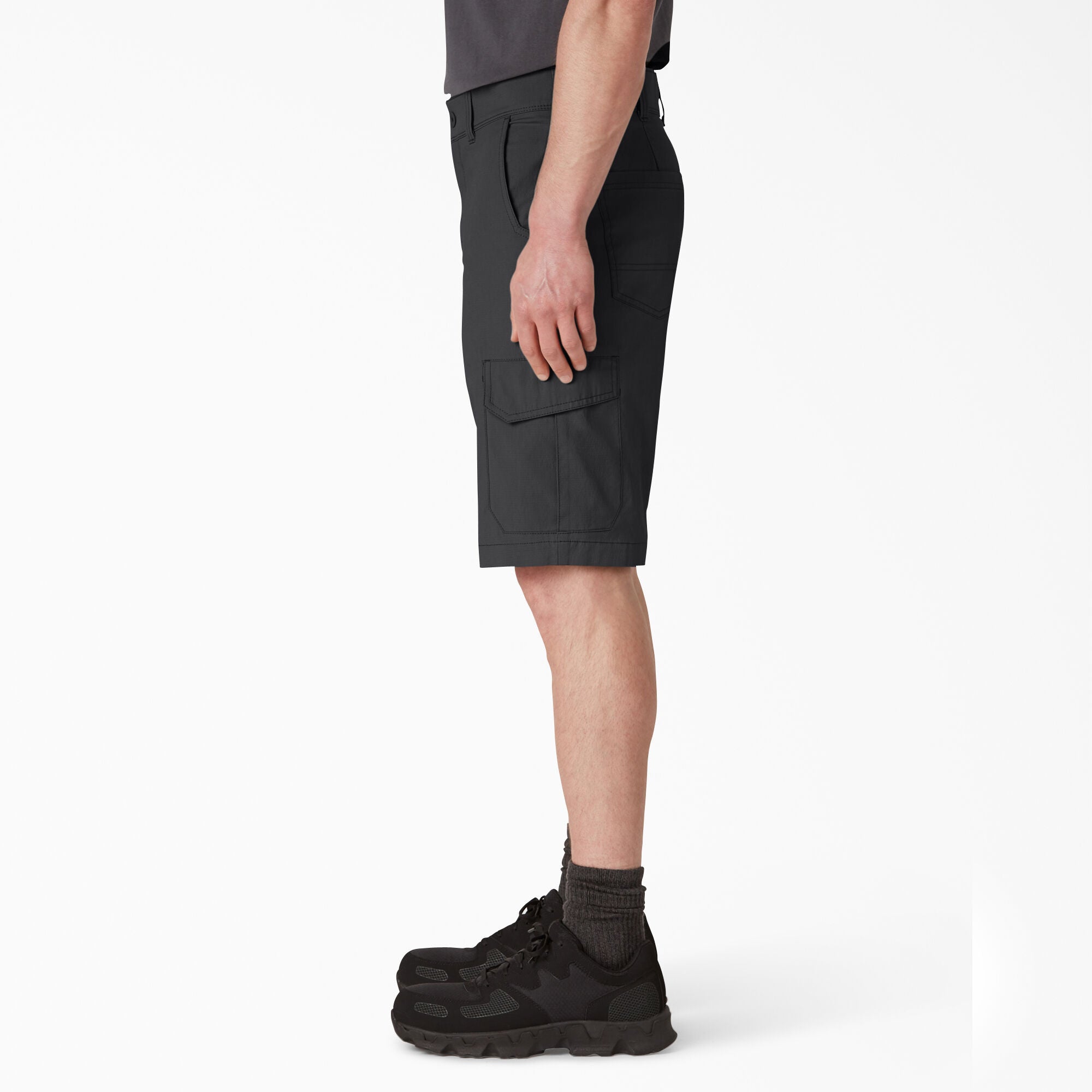 FLEX Cooling Regular Fit Cargo Shorts. 11 - Image 3